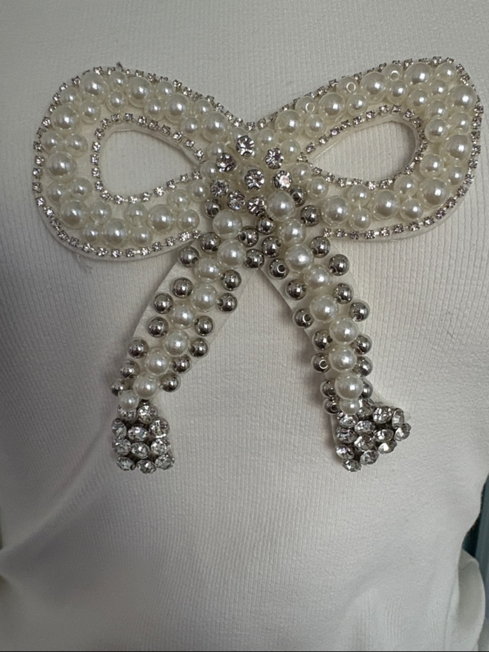 Pearl Bow Embellished Long-Sleeve White Tee - Picture 3 of 4
